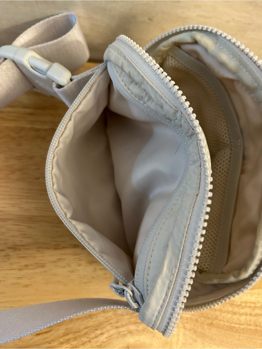 Lululemon Everywhere Off White Belt Bag (1L) - Picture 13 of 15